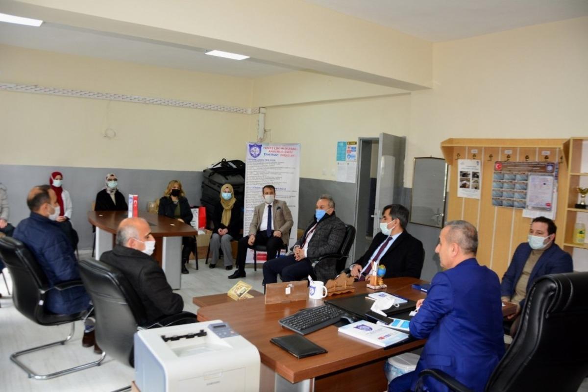 Milli Eğitim M&uuml;d&uuml;r&uuml; Akbaş, Yenice&rsquo;deki okulları inceledi