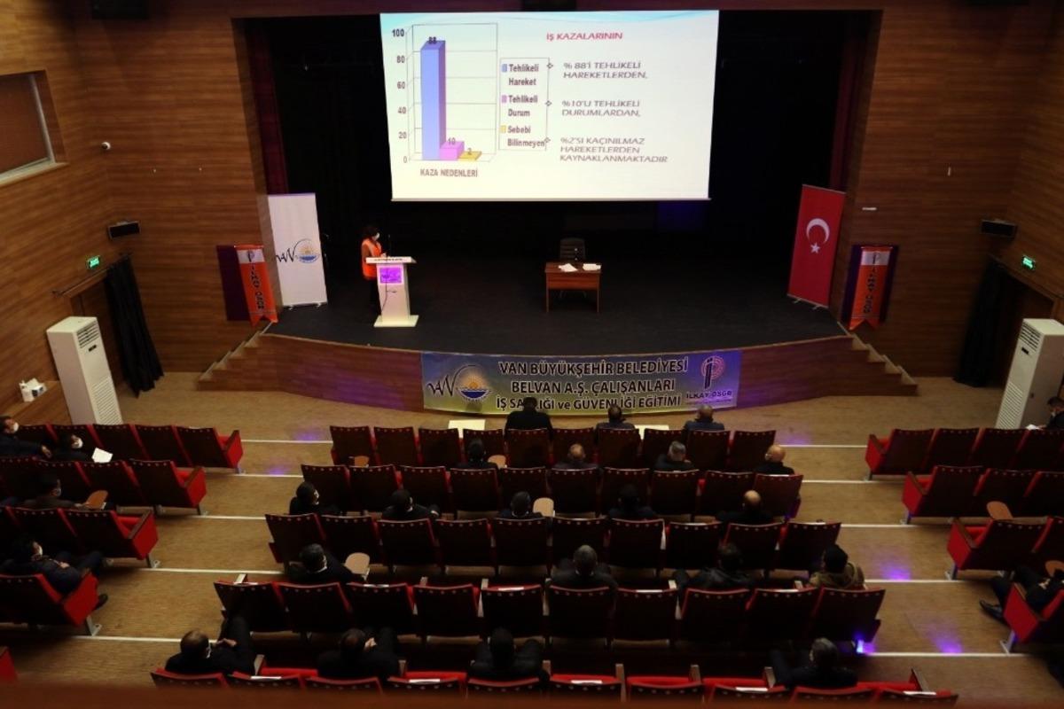 Van B&uuml;y&uuml;kşehir Belediyesi personeline &lsquo;İş Sağlığı ve G&uuml;venliği&rsquo; eğitimi