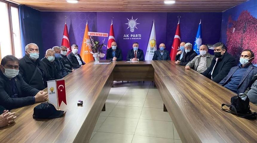 Boz&uuml;y&uuml;kl&uuml; muhtarlardan AK Parti&rsquo;ye ziyaret