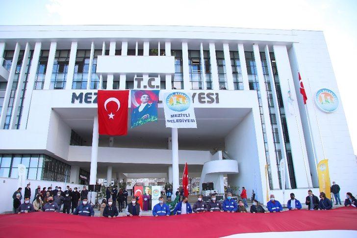 Çanakkale Zaferini ve şehitleri Türk bayrağı açarak andılar G2