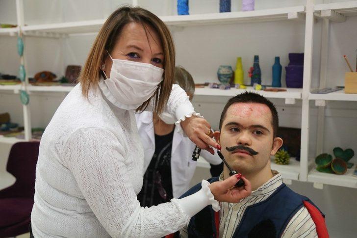 Down sendromlu çocuklar hayallerine kavuştu G1