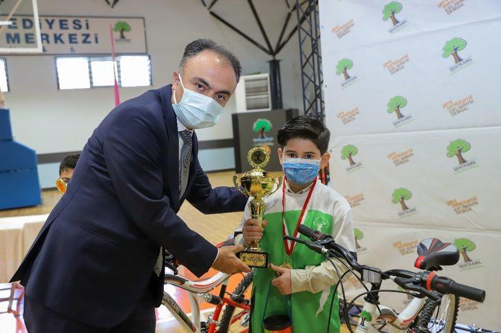 Satrançta başarılı hamleler ödüllendirildi G4