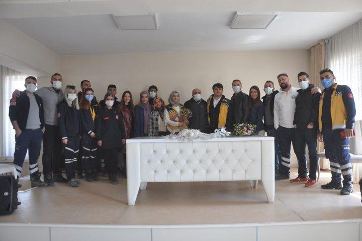 Ordulu sağlıkçı Yüksekova’da nikâh masasına oturdu G5