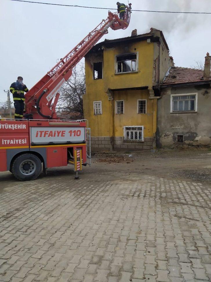 Sivrihisar’da ev yangını, 1 ölü G4