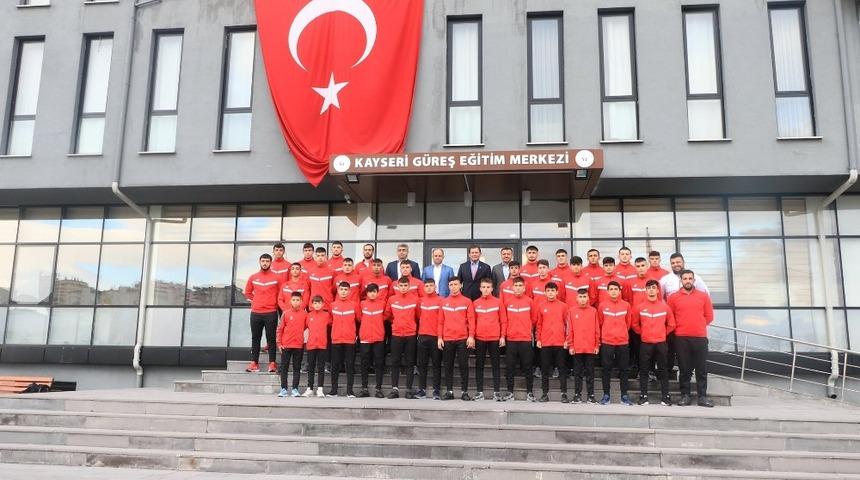 Şampiyonlar milli takım i&ccedil;in hazırlanıyor