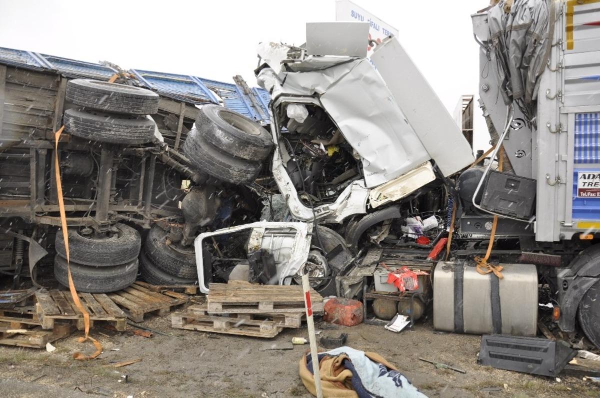 Feci kazada 1&rsquo;i ağır 3 kişi yaralandı