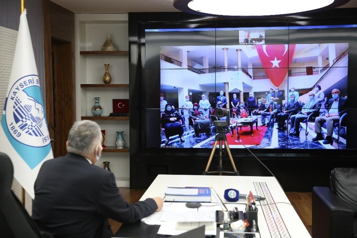 Başkan B&uuml;y&uuml;kkılı&ccedil;&rsquo;tan yaşlılara s&uuml;rpriz