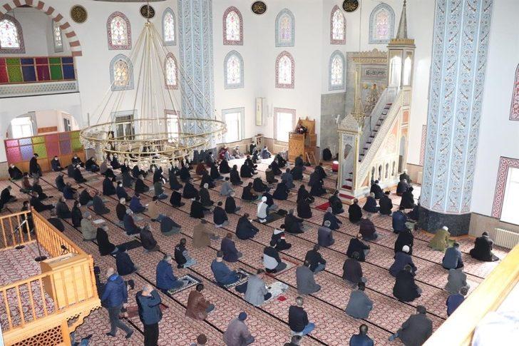 AFAD Müdürü Cuma namazı önceki kürsüden cemaate seslendi G3