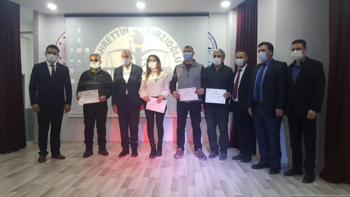 Satran&ccedil; turnuvasının şampiyonları &ouml;d&uuml;llerini aldı