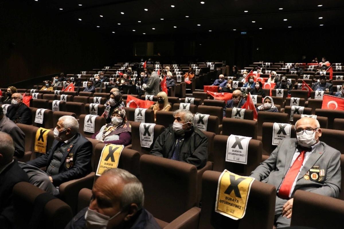 Destansı t&uuml;rk&uuml;ler kahramanlar i&ccedil;in s&ouml;ylendi