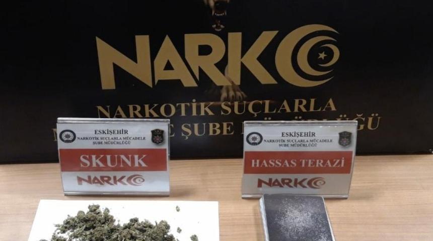 Eskişehir&rsquo;deki uyuşturucu operasyonunda 29 gram skunk ele ge&ccedil;irildi