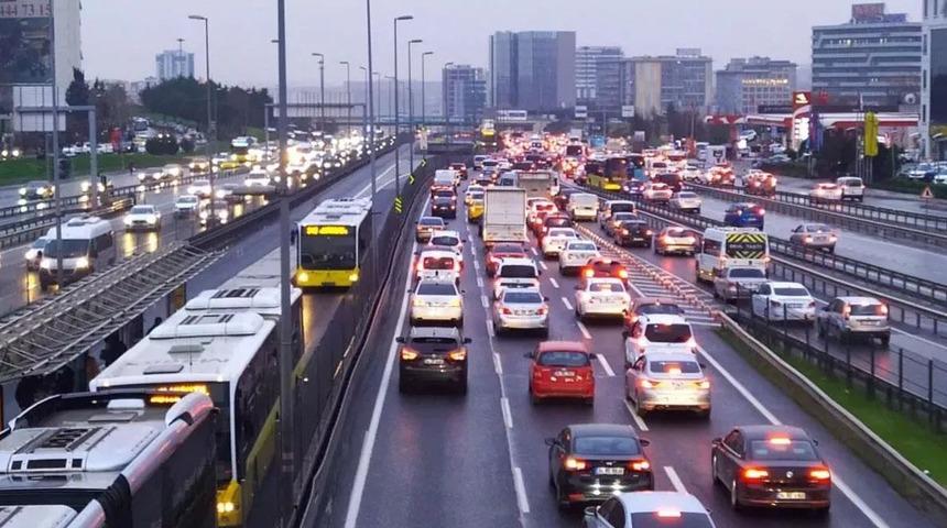 İstanbul'da trafik kilit! Yüzde 70'i aştı