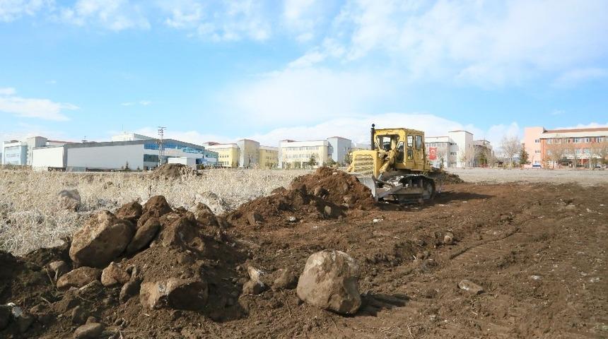 Seyrani Kampüsünde yol ve çevre düzenleme çalışması