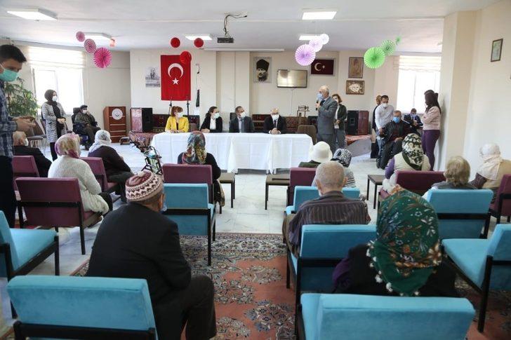 Özdemir’den huzurevine ziyaret G1