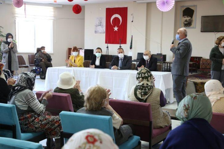 Özdemir’den huzurevine ziyaret G2