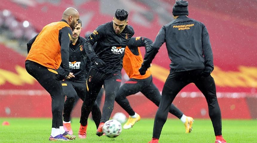 Galatasaray yine çift forvet