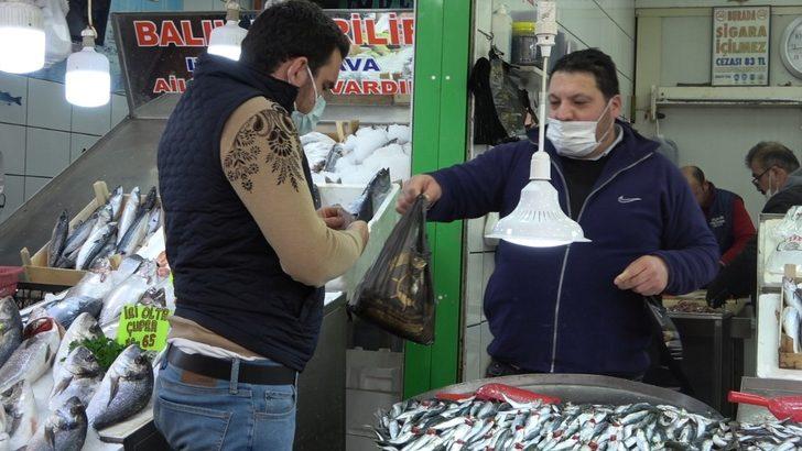 2,5 metre 98 kilogramlık kılıç balığı 1 saatte tükendi G4