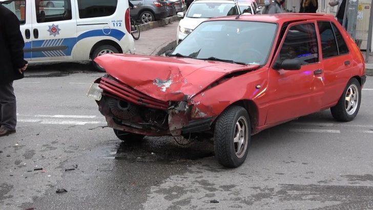 Samsun’da iki otomobil çarpıştı: 1 yaralı G3