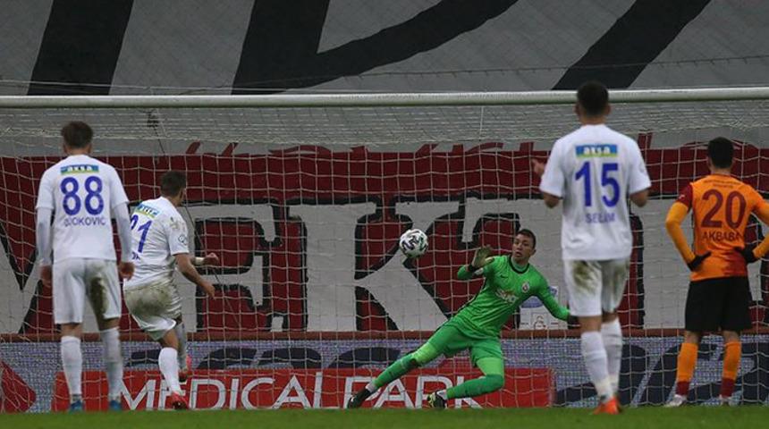 Galatasaray 7 yıl sonra evinde 4 gol yedi