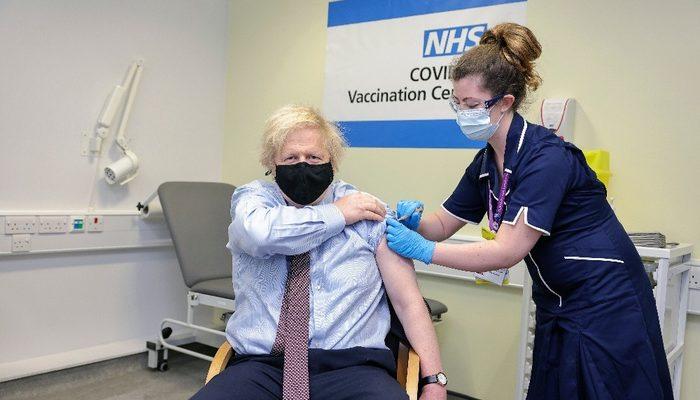 İngiltere Başbakanı Johnson AstraZeneca aşısı oldu