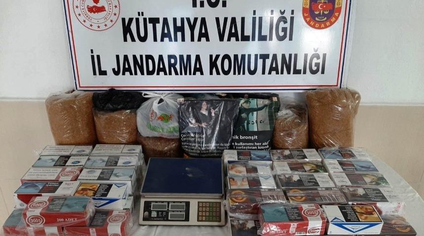 K&uuml;tahya&rsquo;da ka&ccedil;ak t&uuml;t&uuml;n ve sigara operasyonu