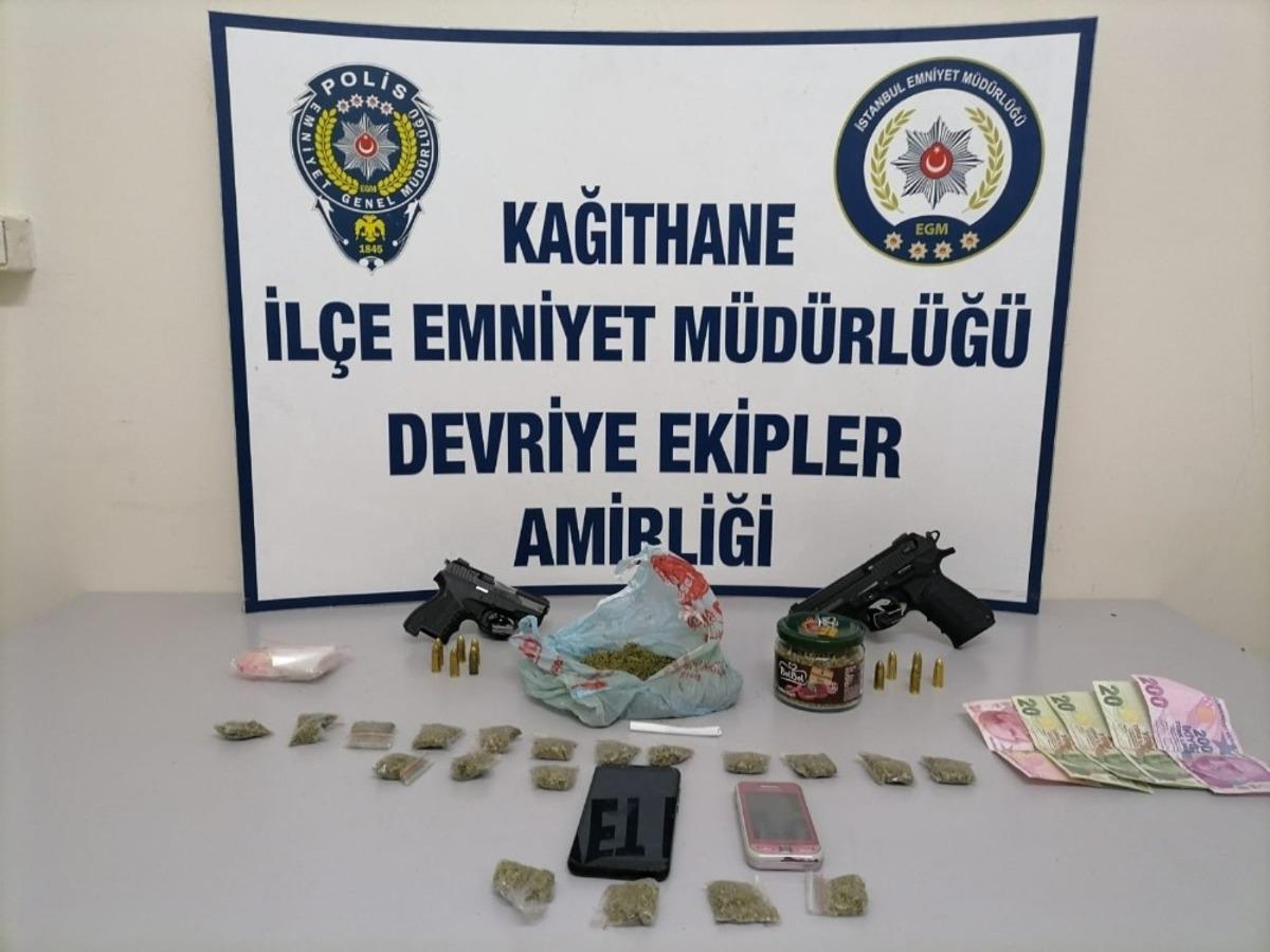 (&Ouml;zel) İstanbul&rsquo;da silahlı torbacılar tartışmada havaya ateş a&ccedil;ınca yakalandı