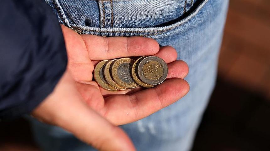 Bir kişinin yoksulluk sınırı 6 bin 184 lira oldu