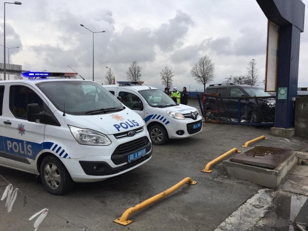 Direksiyon hakimiyetini kaybeden ara&ccedil; market deposuna girdi
