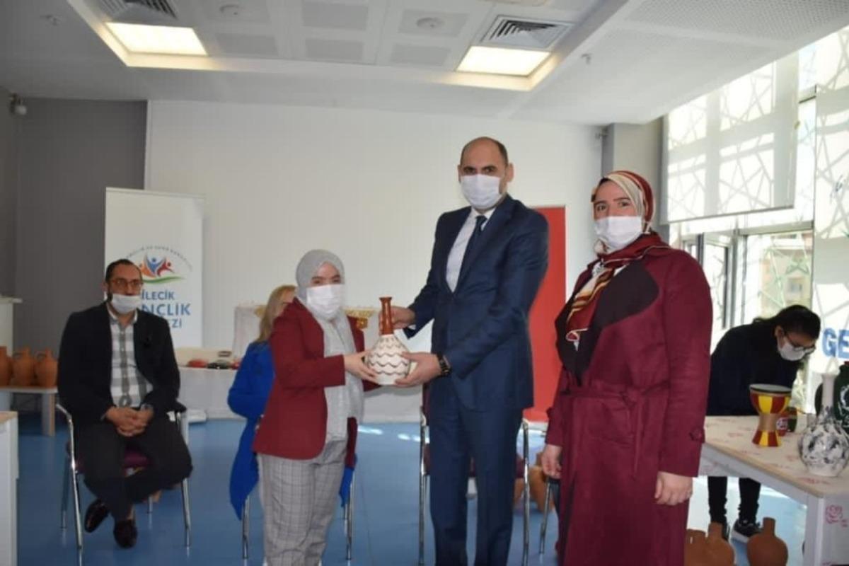 Bilecik &Ouml;zel Bireyler Gen&ccedil;lik ve Spor Kul&uuml;b&uuml;&rsquo;nden sergi