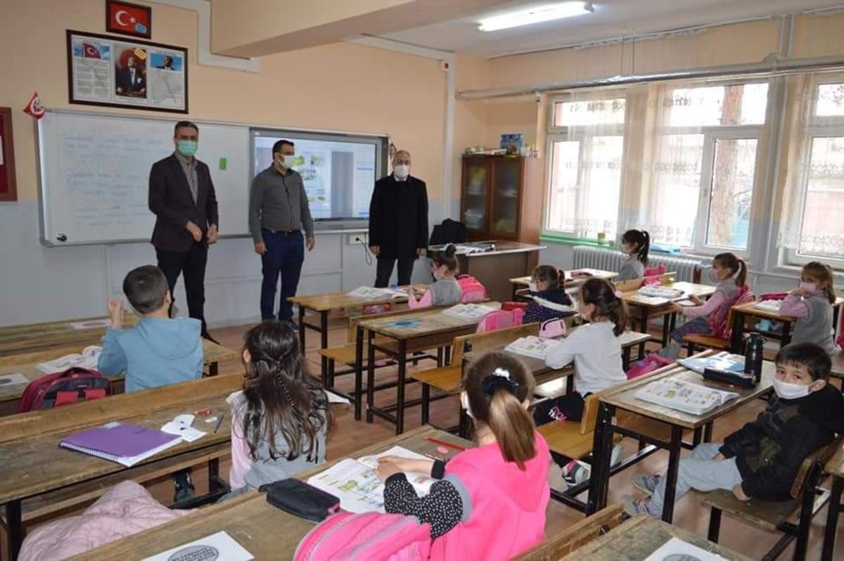 Şuhut&rsquo;ta okullarda koronavir&uuml;s denetimi