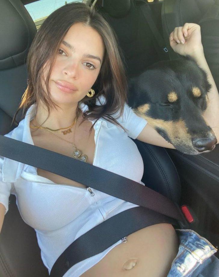 Ünlü model Emily Ratajkowski doğum anını paylaştı!