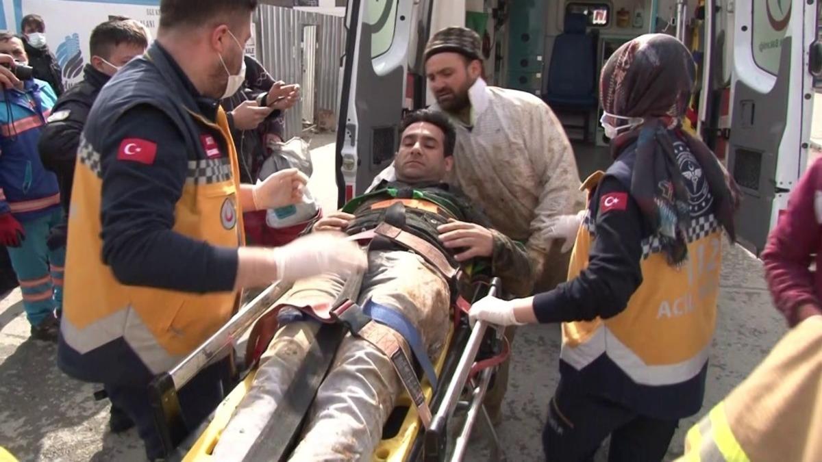 &Uuml;sk&uuml;dar&rsquo;da inşaat temelinde toprak kaydı: 1 iş&ccedil;i yaralı