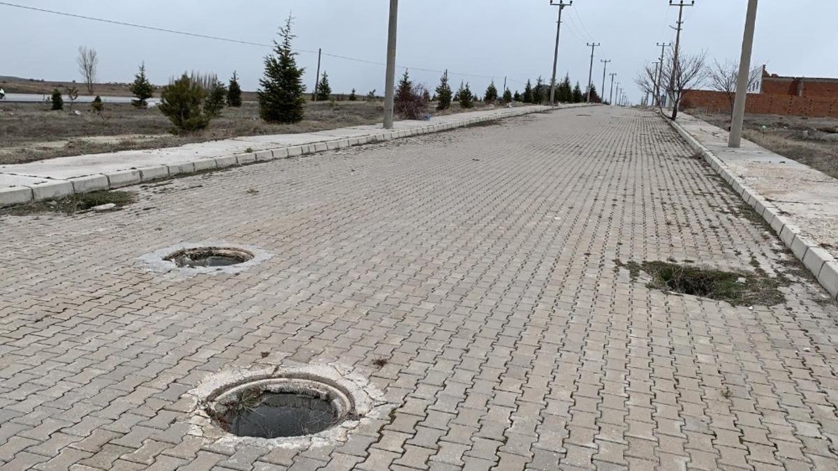 Bolvadin OSB&rsquo;de 100&rsquo;e yakın r&ouml;gar kapağı mazgal &ccedil;alındı