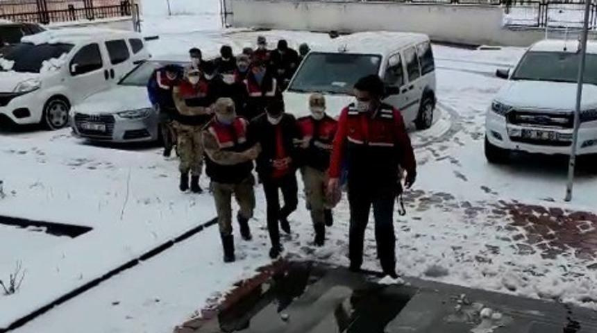 Erciş&rsquo;teki tefecilik operasyonunda 5 kişi tutuklandı