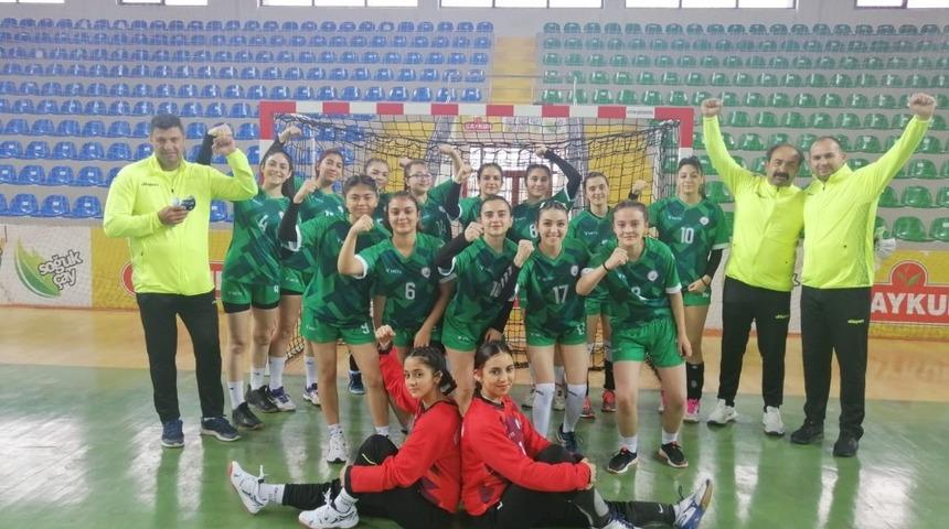 Kırşehir Belediye Kadın Hentbol Takımı Karadeniz&rsquo;den galibiyetle d&ouml;nd&uuml;