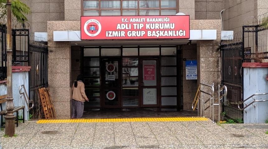 İzmir&rsquo;deki damat dehşetinin ardından cenazeler adli tıptan alındı