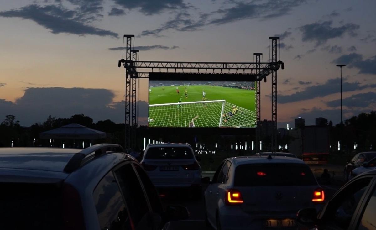 Y&uuml;reğir Belediyesi&rsquo;nden &lsquo;Arabada Derbi Keyfi&rsquo;