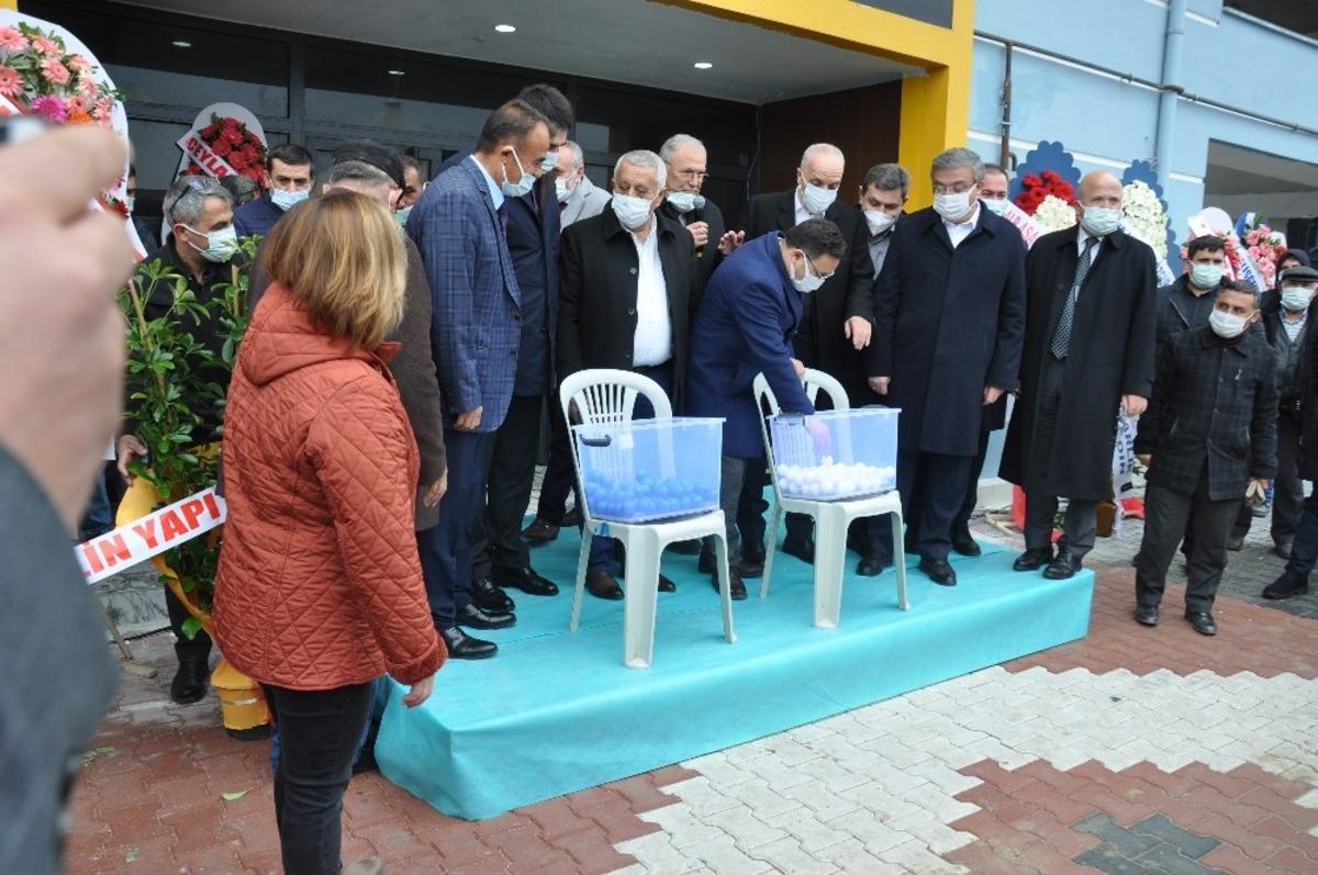 Afyonkarahisar&rsquo;da 460 konut &ccedil;ekilen kur&rsquo;a ile sahibini buldu