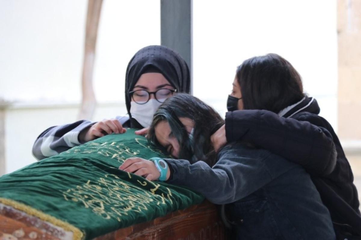 15 yaşında kalbine yenik d&uuml;şt&uuml;