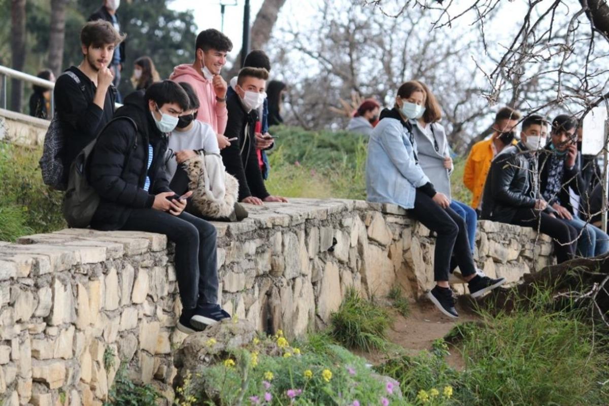 Falezlerden bir kişinin d&uuml;şt&uuml;ğ&uuml; ihbarı ekipleri harekete ge&ccedil;irdi