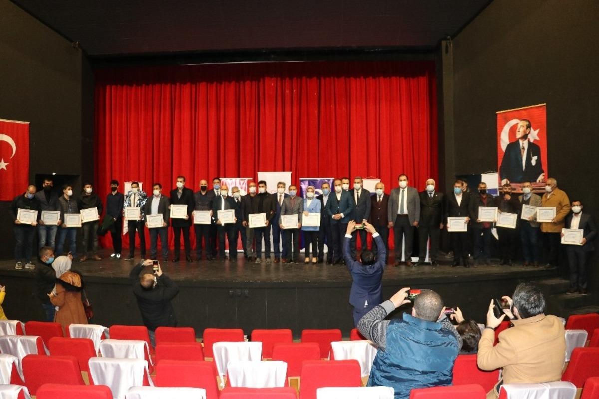 Van&rsquo;da pandemi s&uuml;recinde istihdama katkı sağlayan 43 firmaya teşekk&uuml;r belgesi verildi