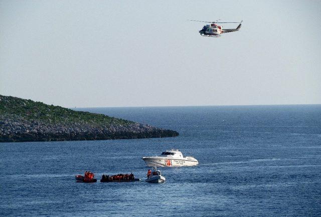 Yunanlılar tarafından elleri kelep&ccedil;eli denize atılan sığınmacılardan kayıp olan şahıs aranıyor 1