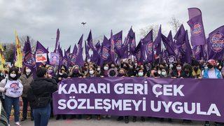 Kadıköy'de 'İstanbul Sözleşmesi' eylemi