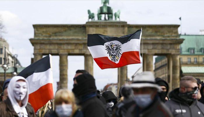 Almanya ve İngiltere'de koronavirüs protestosu: Çok sayıda gözaltı