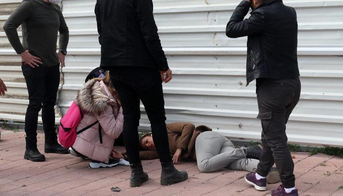 Antalya'da otomobiliyle makas atan sürücü kaldırımdaki yayalara çarptı