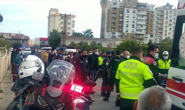 Mersin&rsquo;de polise mukavemette bulunan s&uuml;r&uuml;c&uuml; g&ouml;zaltına alındı 1