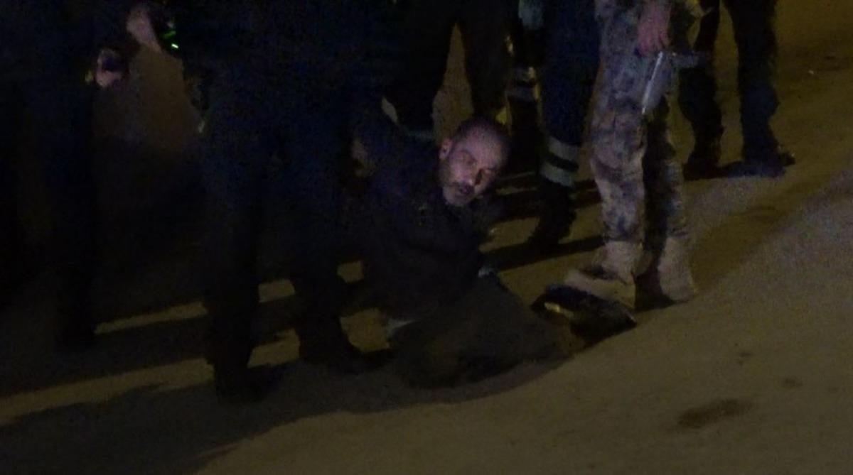 Ailesiyle tartışınca &ouml;nce intihara kalkıştı, sonra evini yaktı