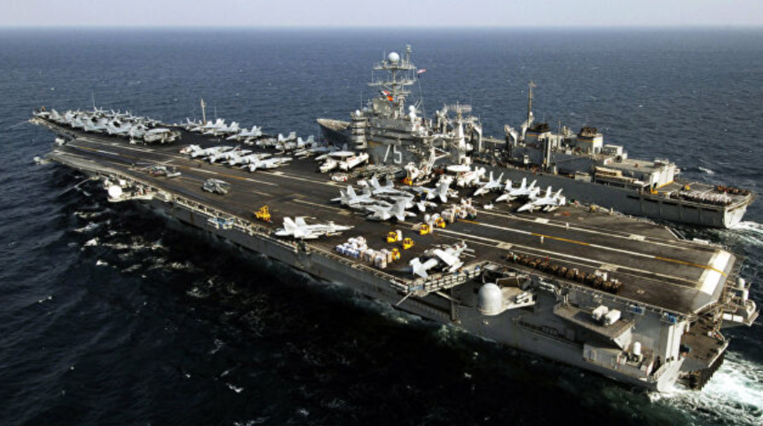 Yunanistan'da ABD'nin uçak gemisi protesto edildi