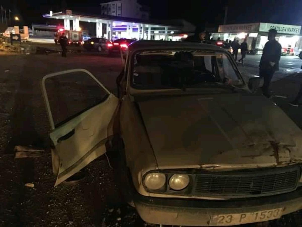 Elazığ&rsquo;da iki otomobil &ccedil;arpıştı: 4 yaralı
