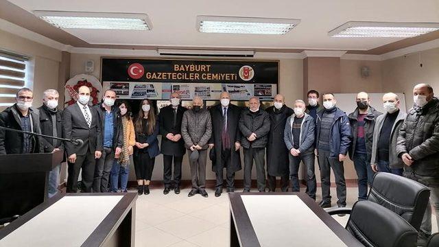 Başkan Pekmezci, Bayburt Gazeteciler Cemiyeti’nin kongresine katıldı
